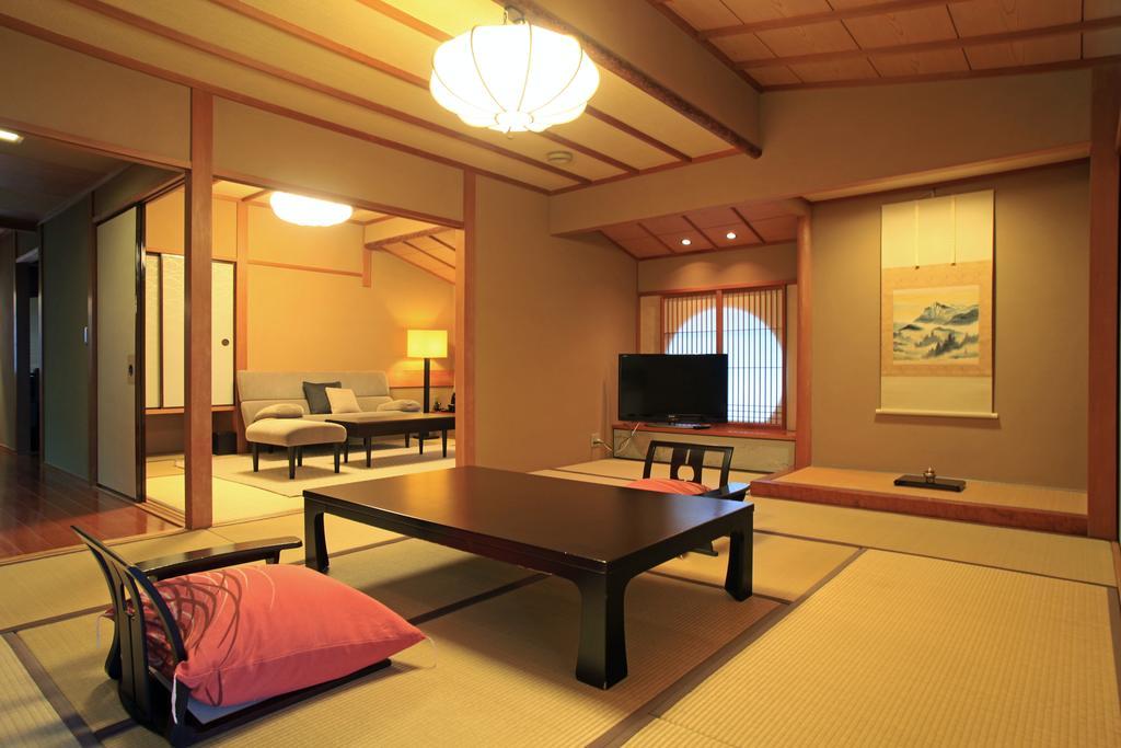 Shogetsu Hotel Gero Ruang foto